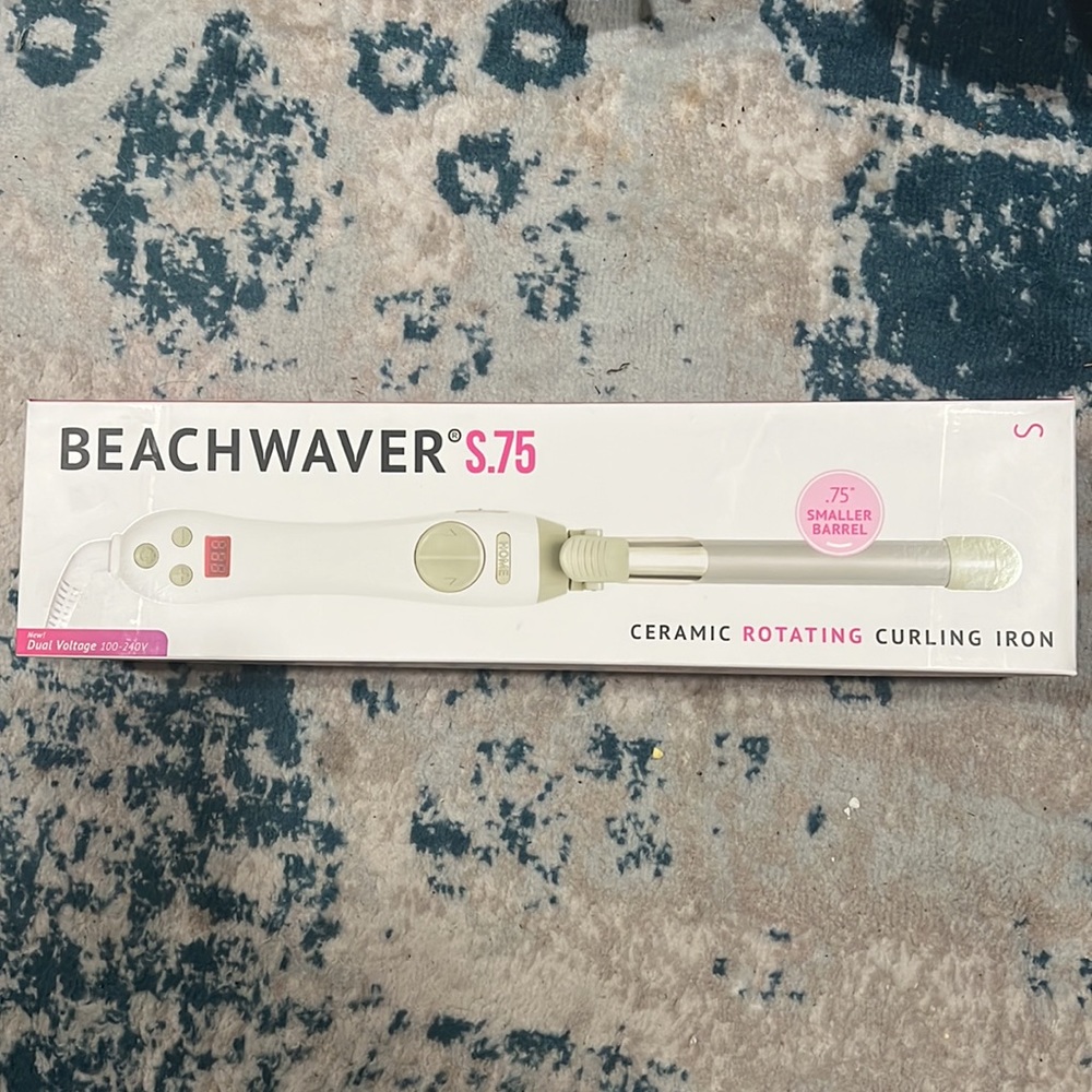 BEACHWAVER® S.75 DUAL VOLTAGE WHITE ROTATING CURLING IRON - Picture 3 of 5